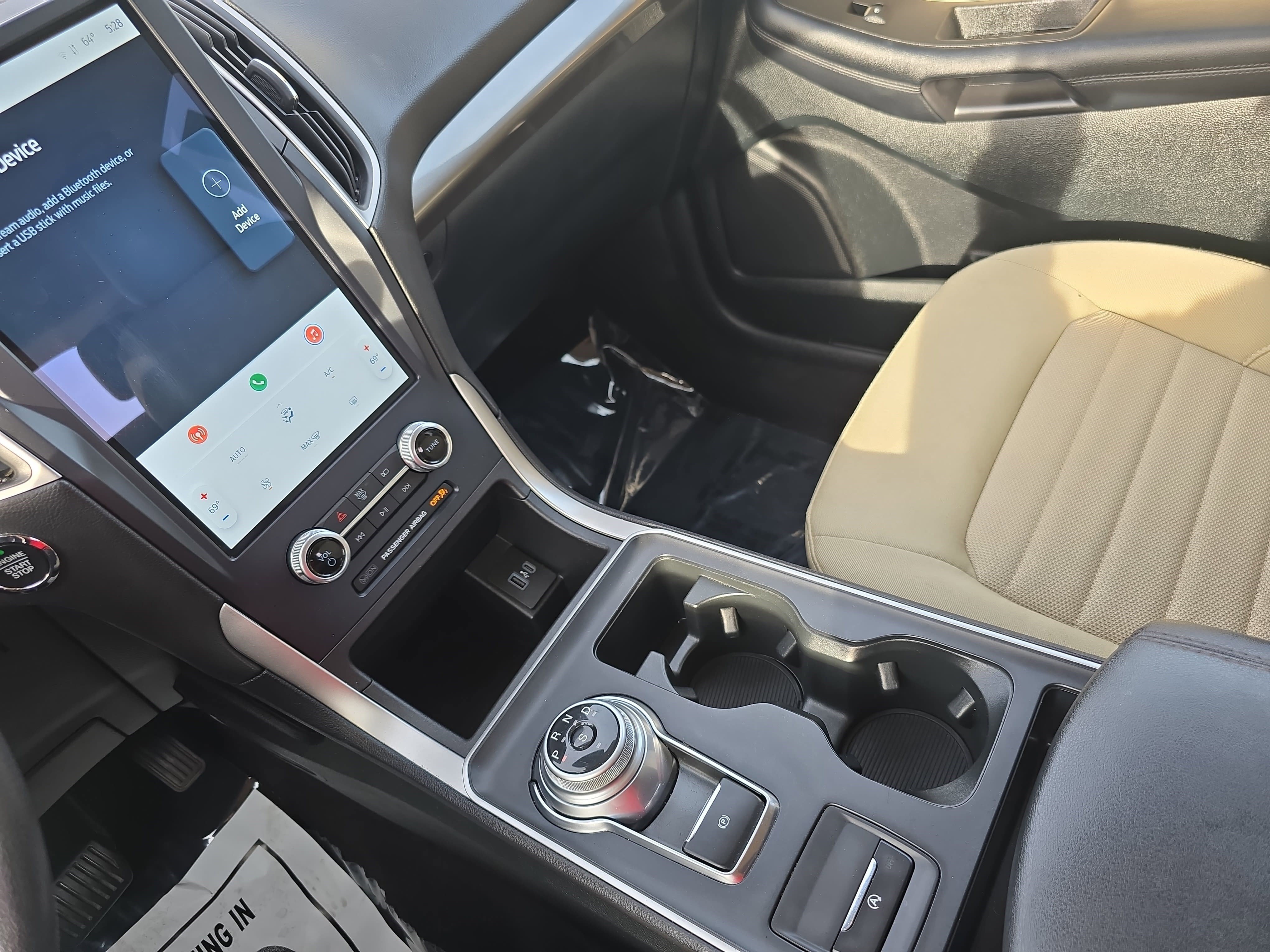 Used 2023 Ford Edge SE image 25