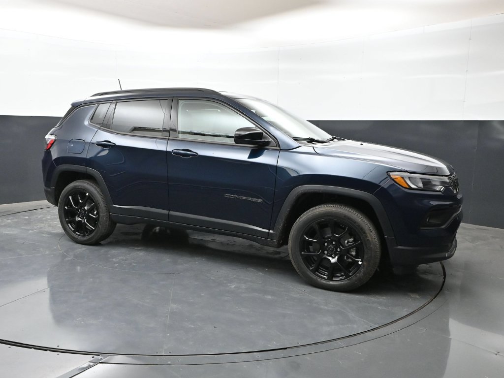New 2026 Jeep Compass Latitude AWD/4WD image 1