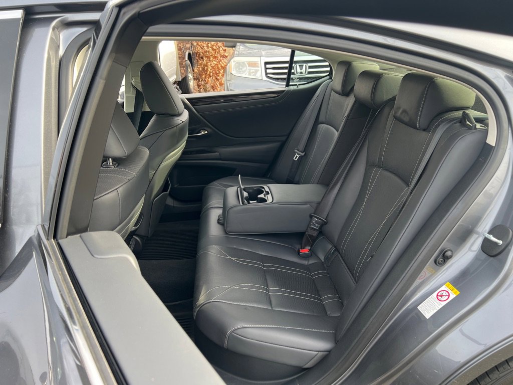 Used 2019 Lexus ES 300h image 15