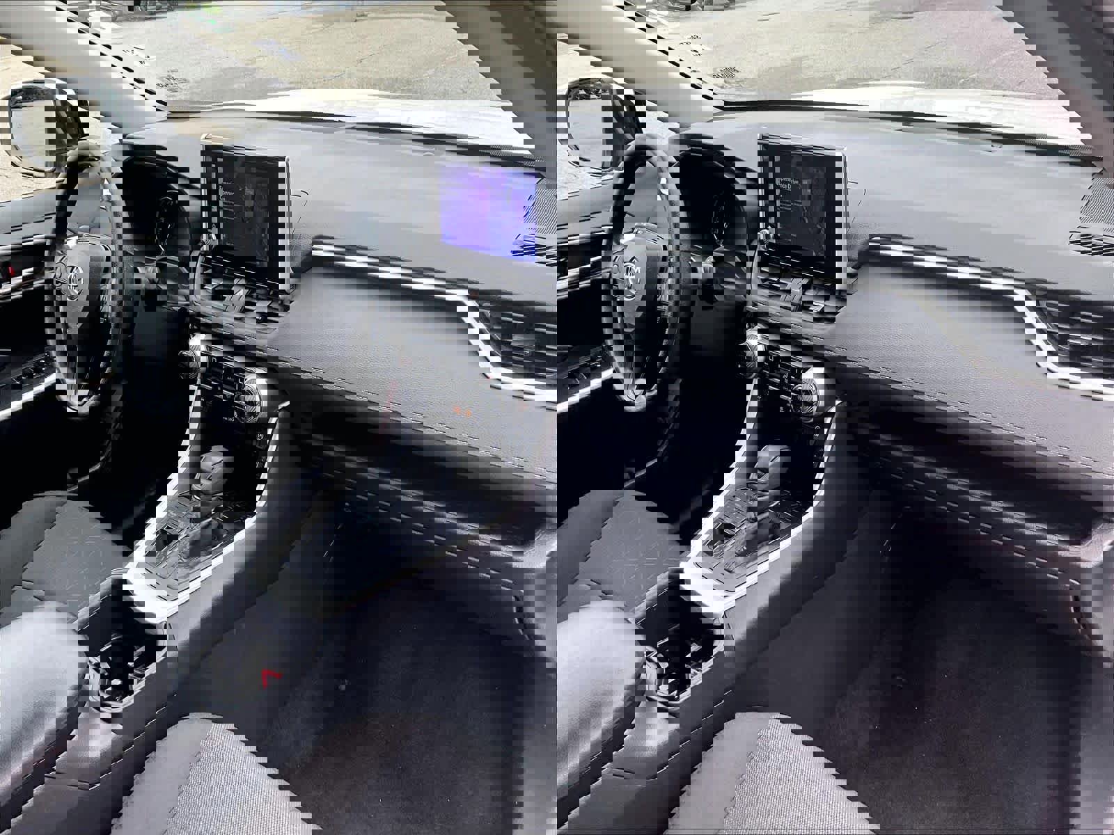 Used 2025 Toyota RAV4 XLE image 14