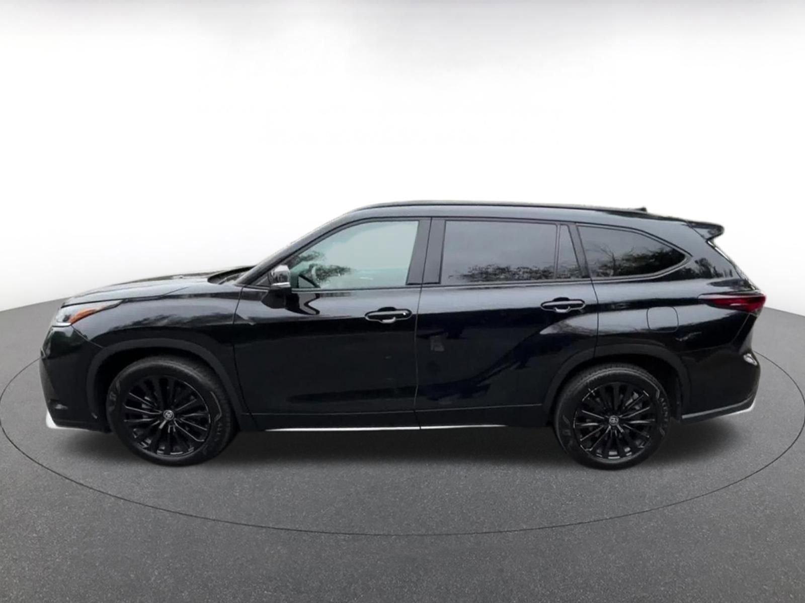 Used 2025 Toyota Highlander XSE AWD/4WD image 9