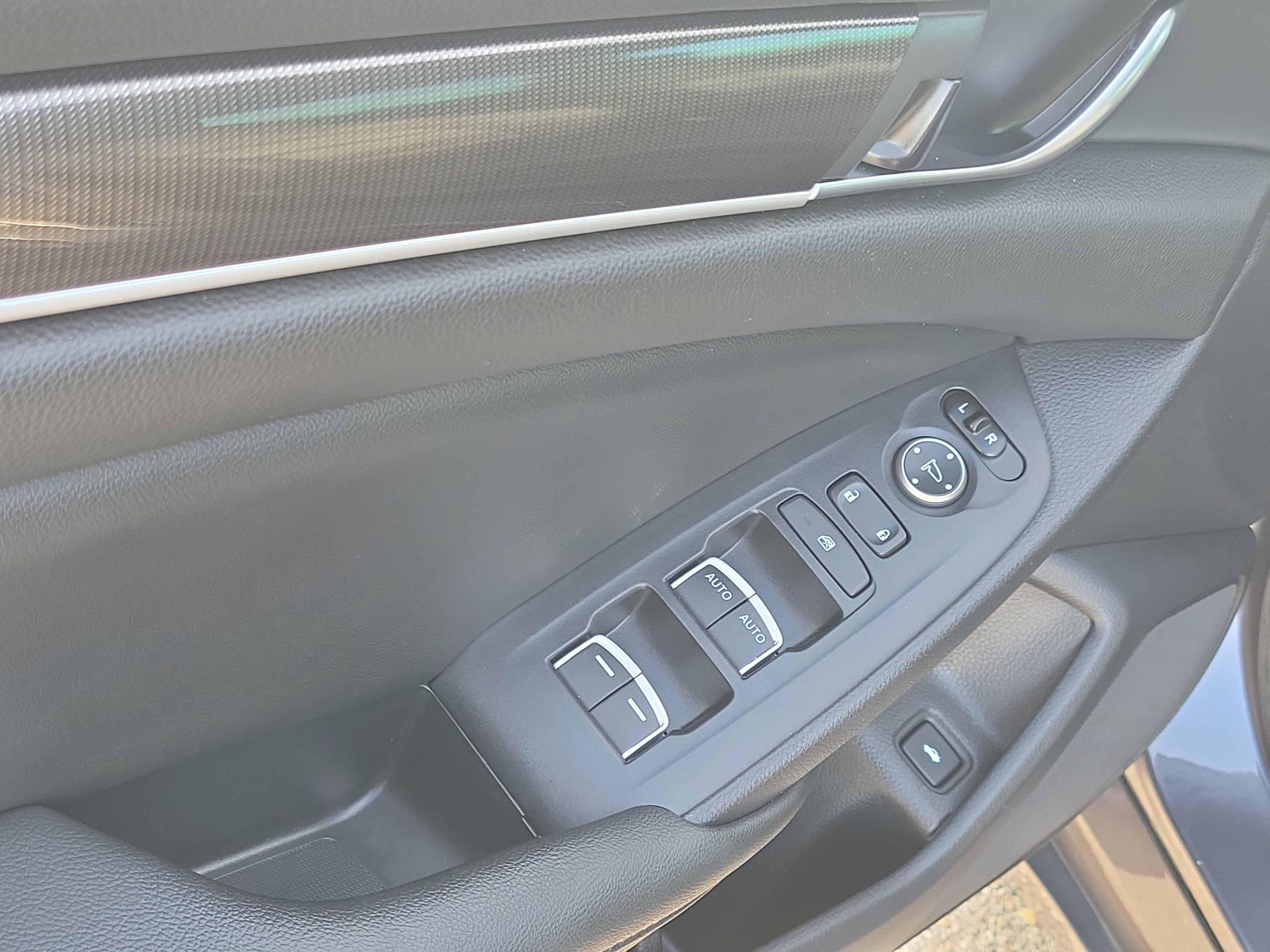 Used 2020 Honda Accord Sport image 21