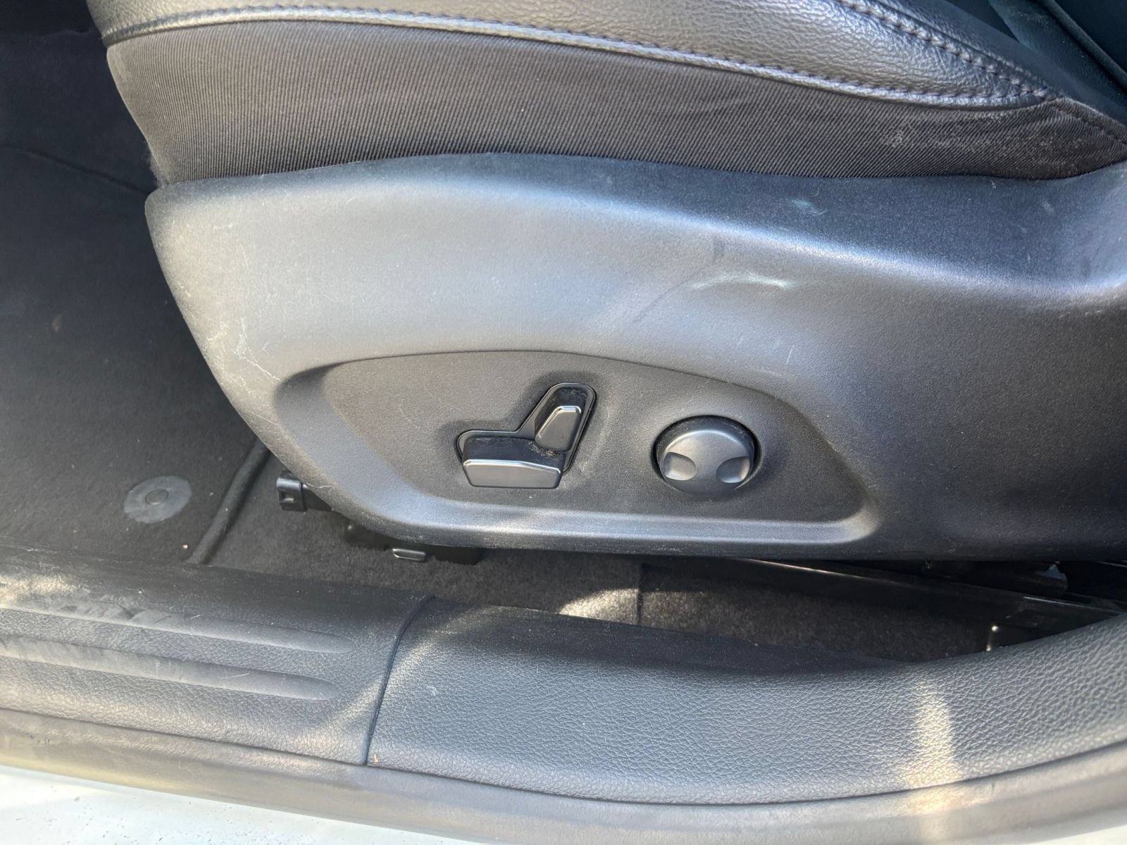 Used 2025 Jeep Compass Limited AWD/4WD image 22