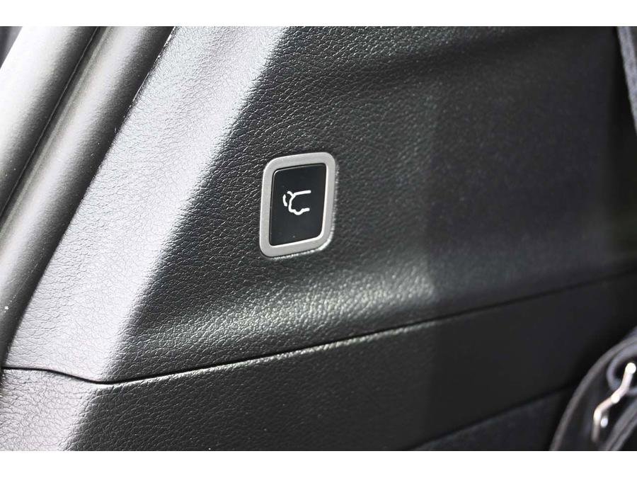 New 2025 Chrysler Voyager LX image 24