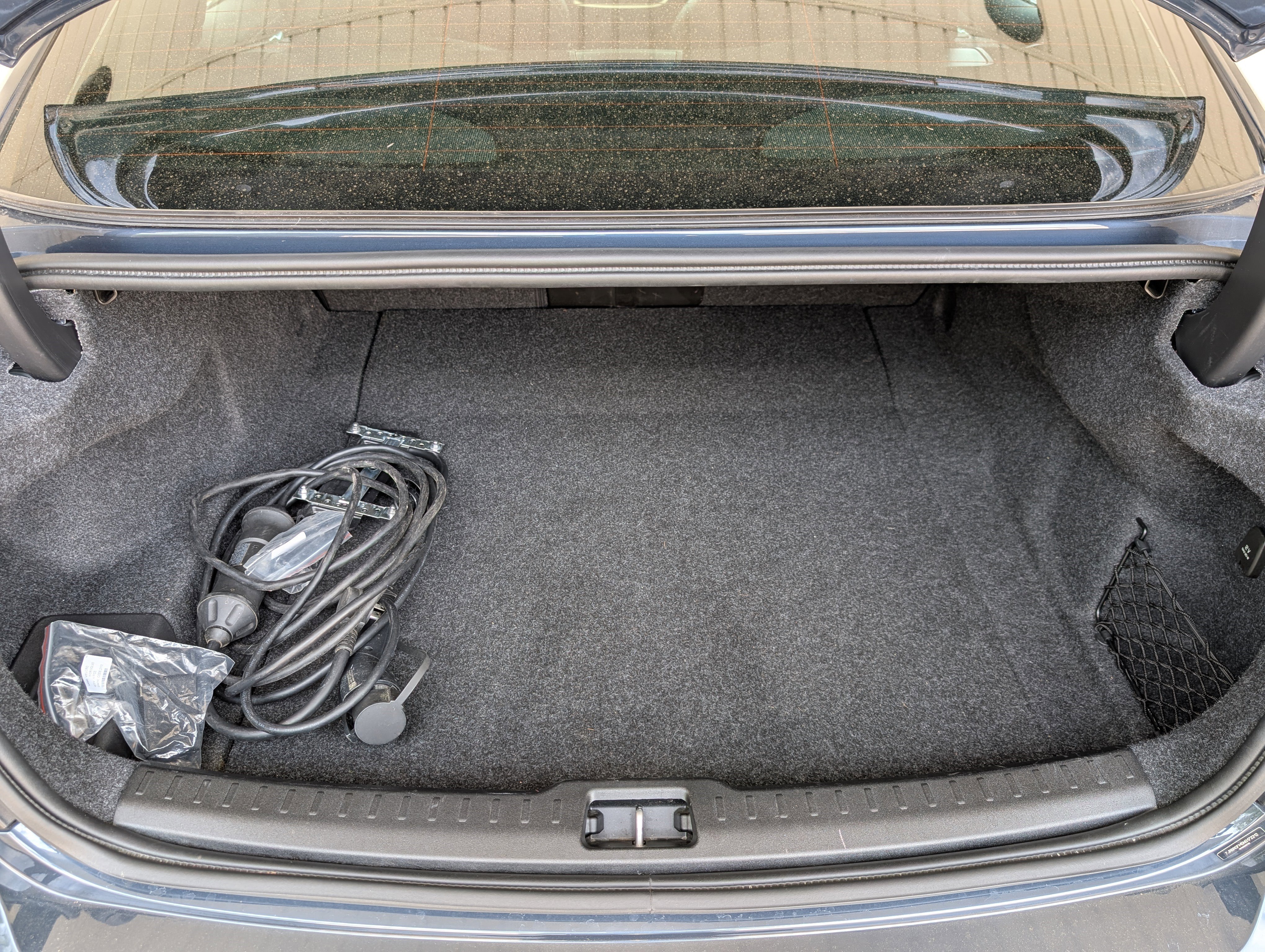 Used 2022 Volvo S60 T8 R-Design image 19