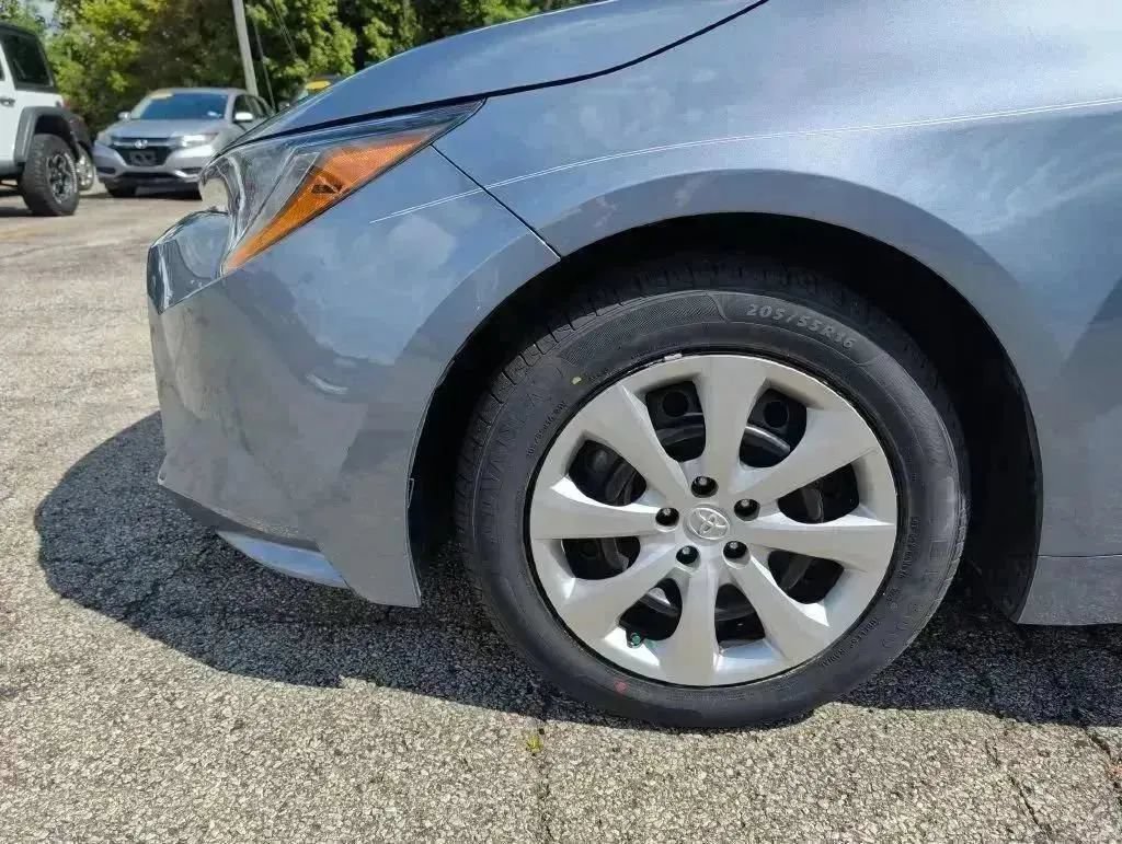 Used 2024 Toyota Corolla LE FWD image 90