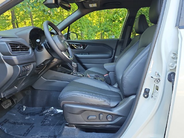 Used 2025 Subaru Forester Limited AWD/4WD image 9