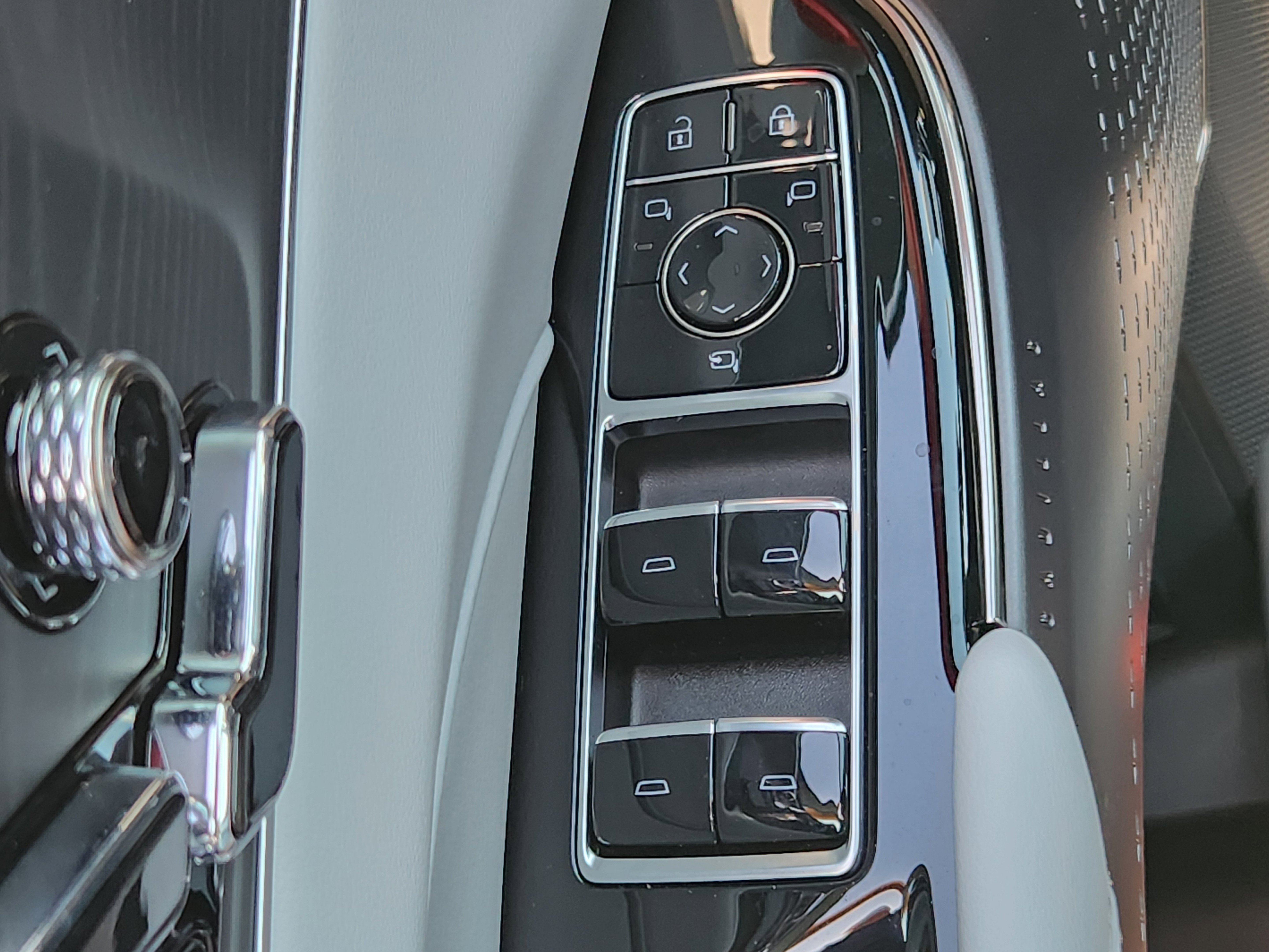 New 2025 Cadillac Lyriq Sport RWD image 20