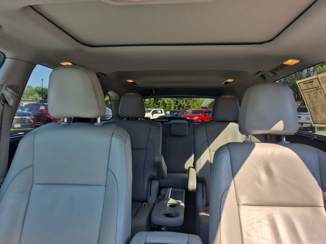 Used 2019 Toyota Highlander XLE AWD/4WD image 30