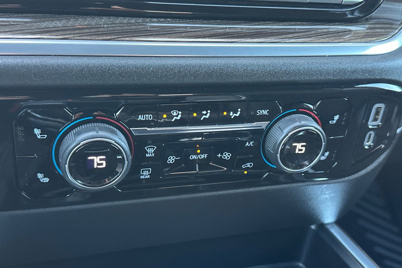 Used 2023 Chevrolet Silverado 1500 RST image 16