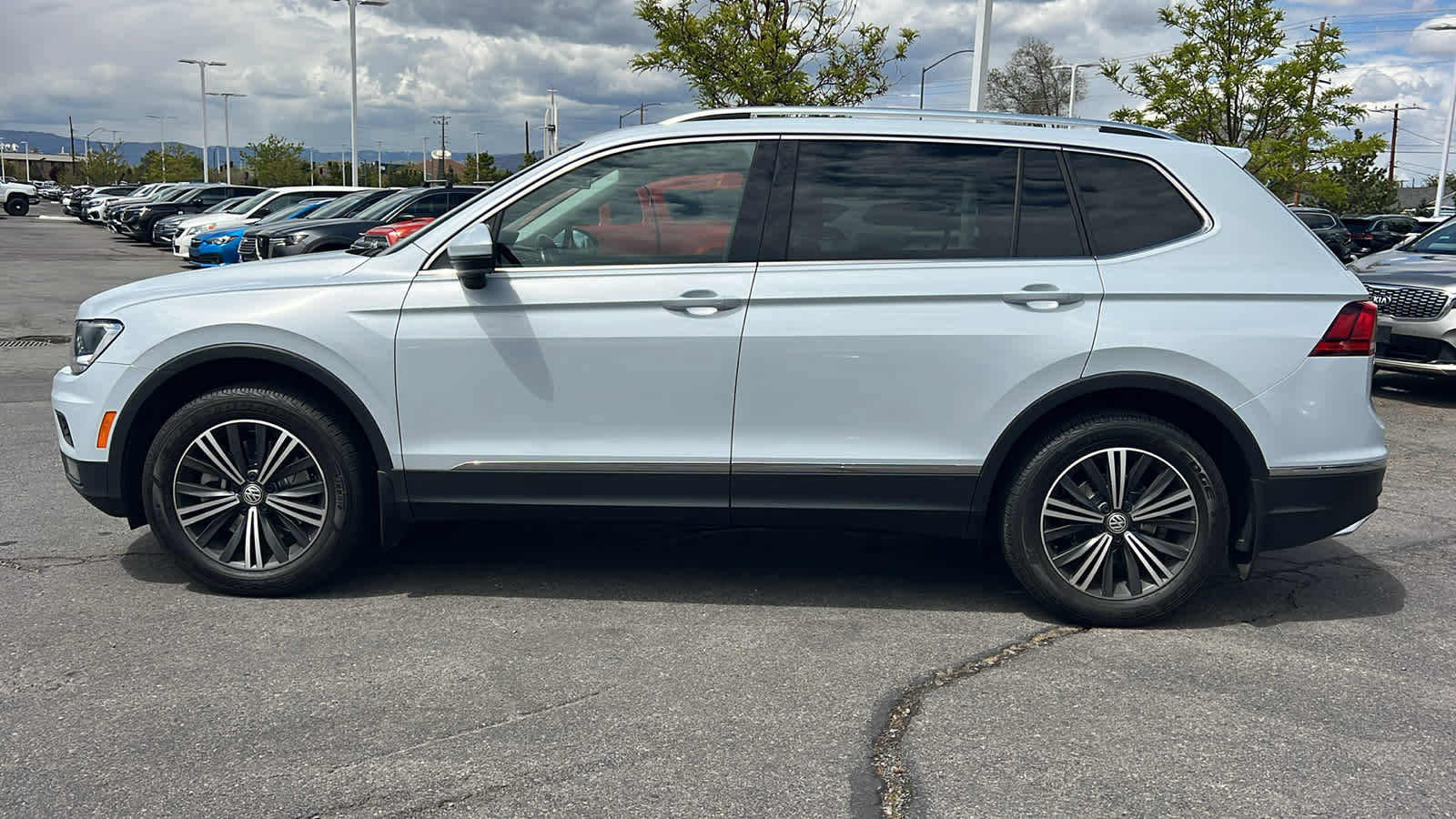 Used 2018 Volkswagen Tiguan SEL AWD/4WD image 8