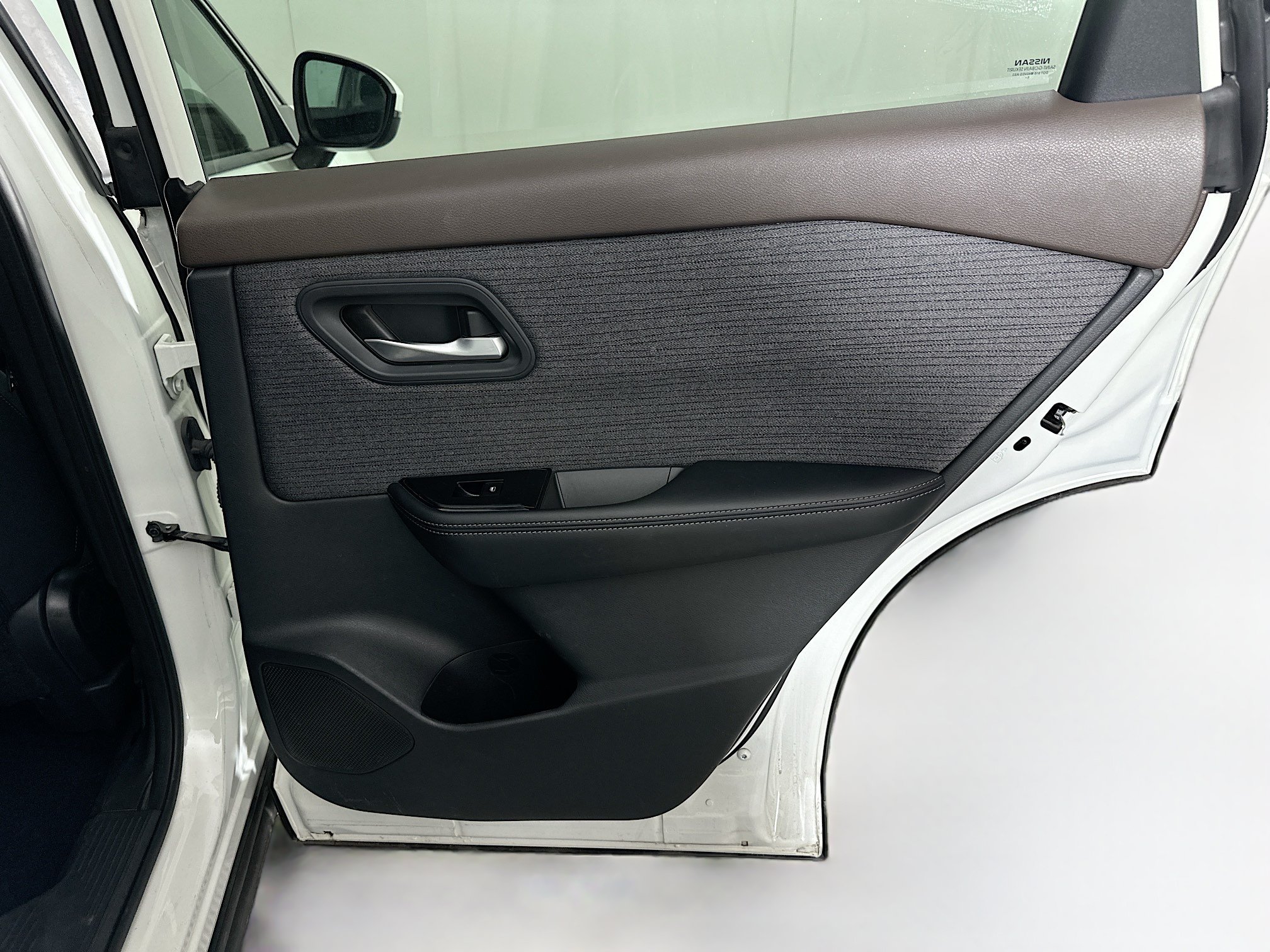 Used 2022 Nissan Rogue SV FWD image 28