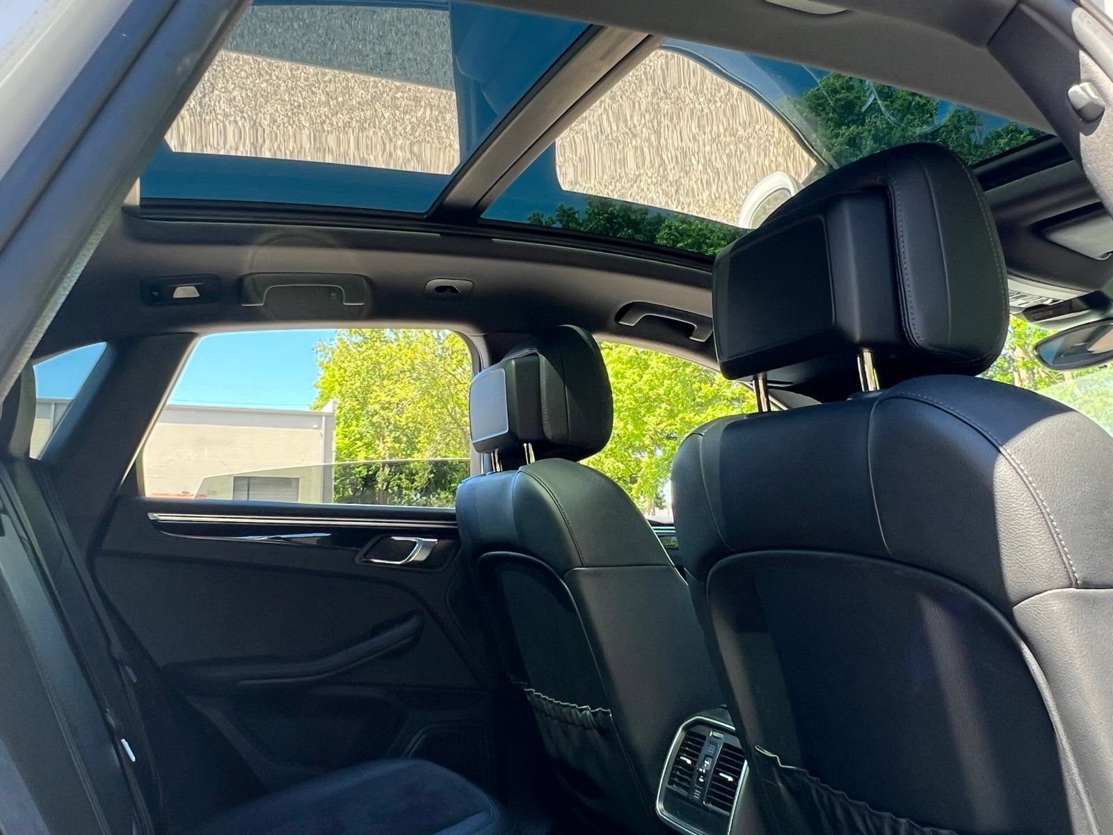 Used 2018 Porsche Macan AWD/4WD image 21