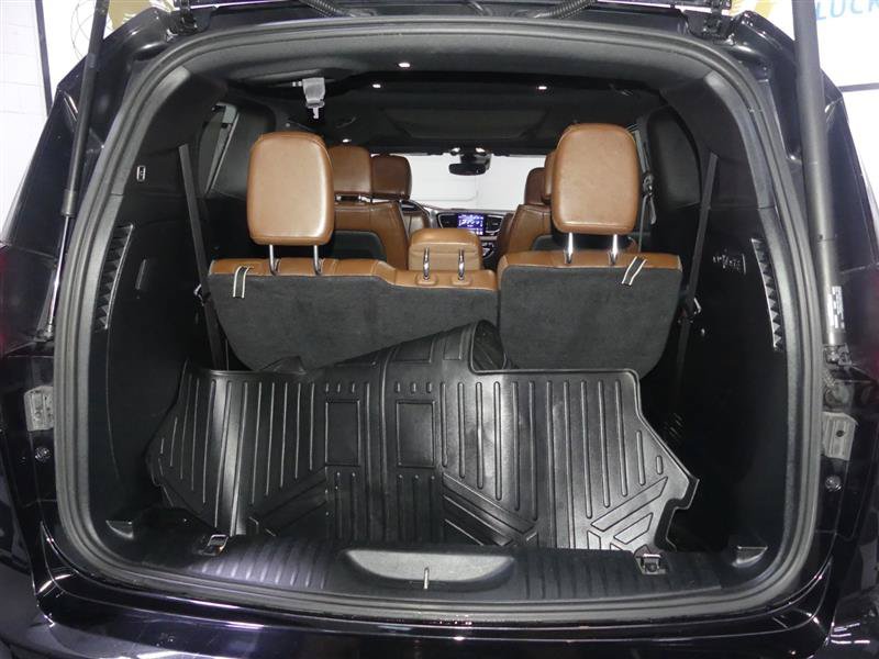 Used 2020 Chrysler Pacifica Limited w/ Tire & Wheel Group FWD image 9