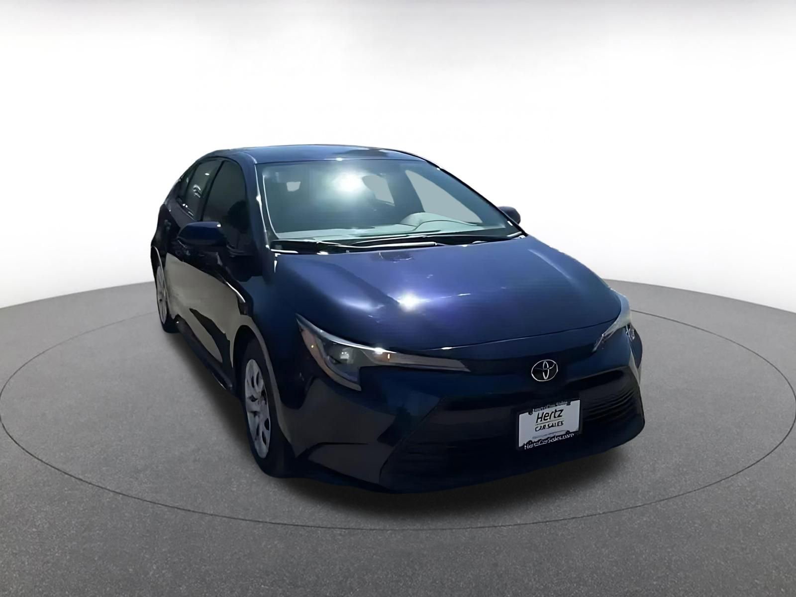 Used 2025 Toyota Corolla LE image 3