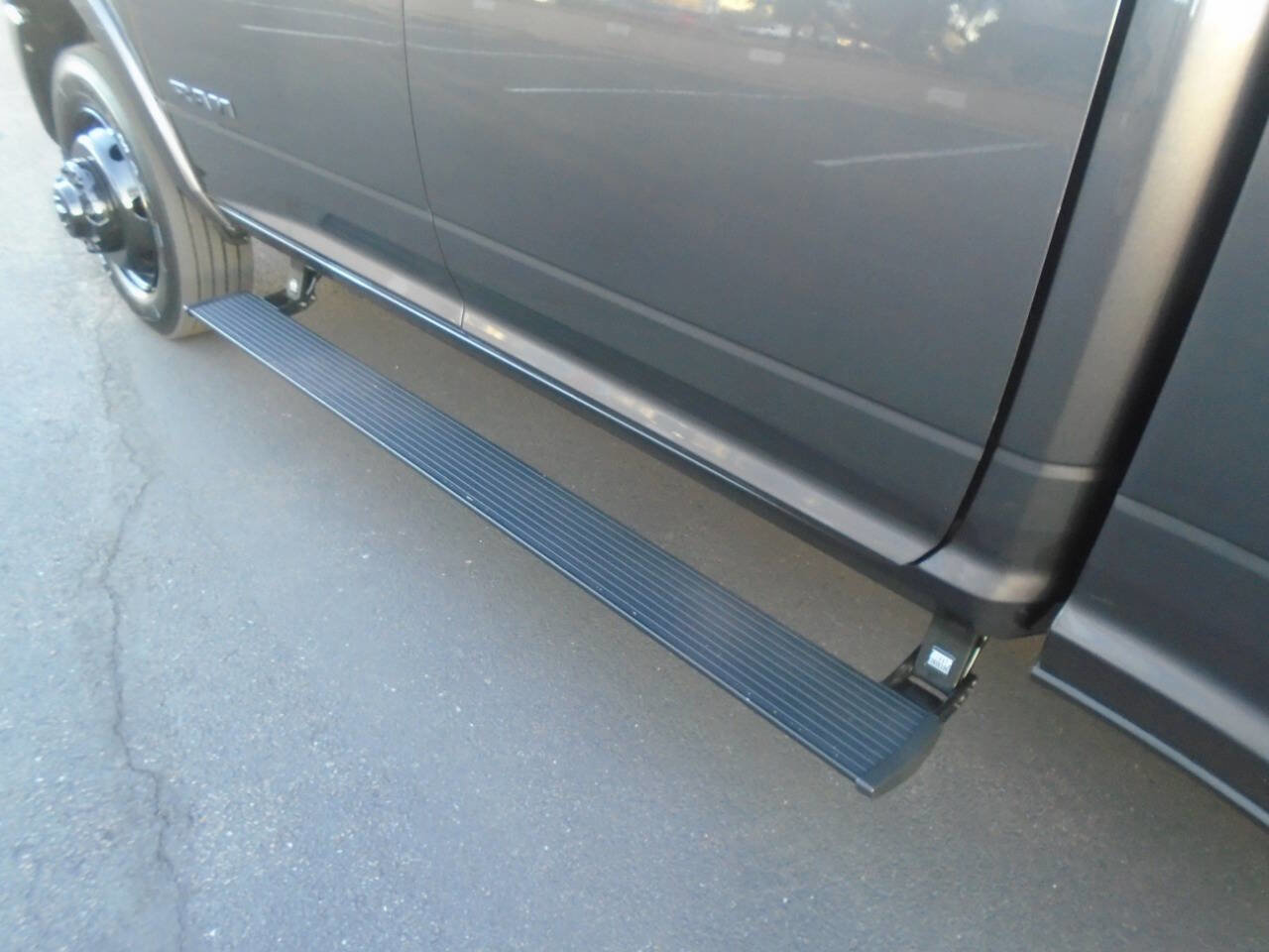 Used 2021 RAM 3500 Laramie w/ Night Edition image 39