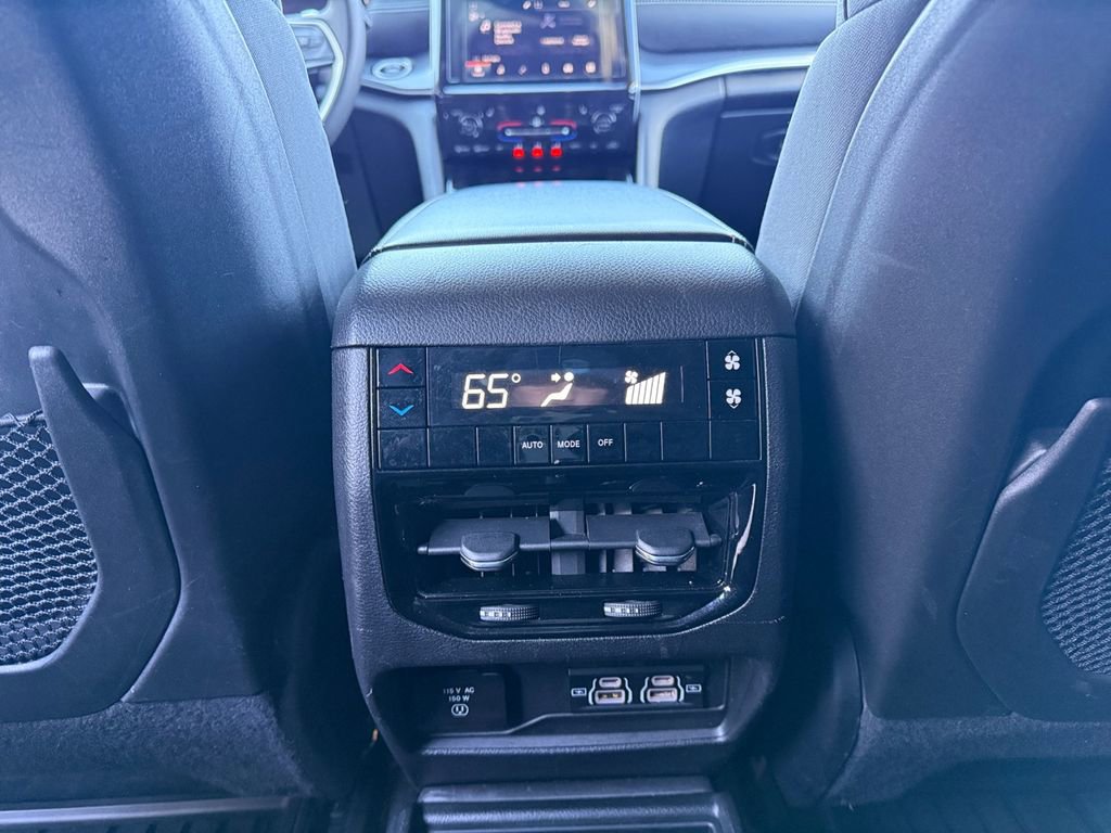 Used 2023 Jeep Grand Cherokee L Laredo w/ Luxury Tech Group I image 17