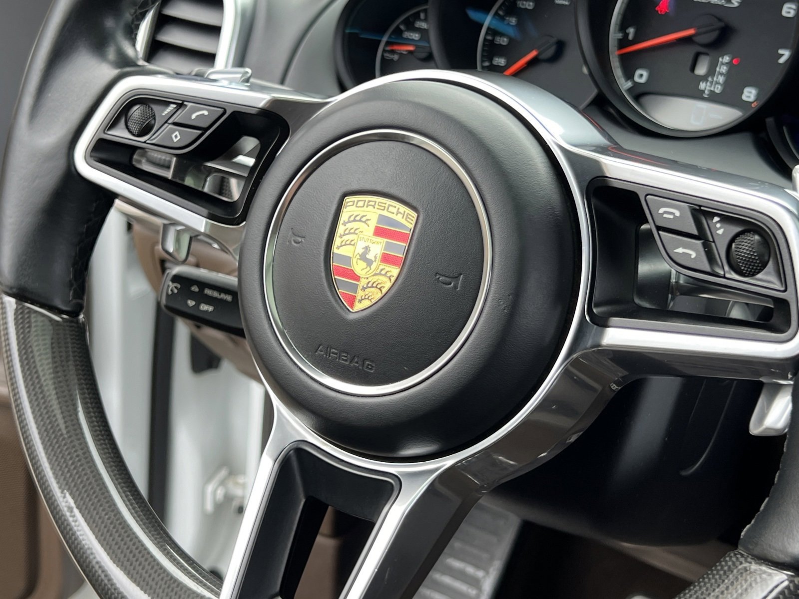 Used 2016 Porsche Cayenne Turbo S image 24