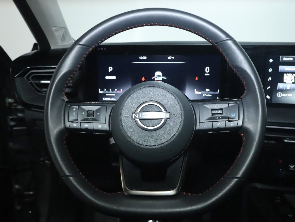 Certified 2025 Nissan Kicks SR image 23