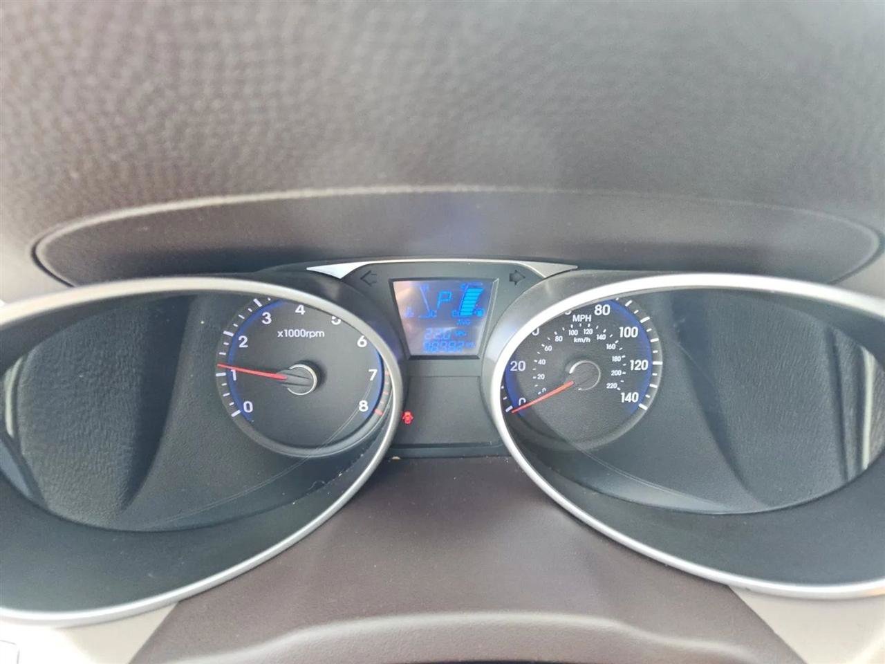 Used 2013 Hyundai Tucson Limited FWD image 11