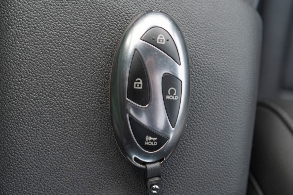 New 2025 Hyundai Elantra Limited image 36