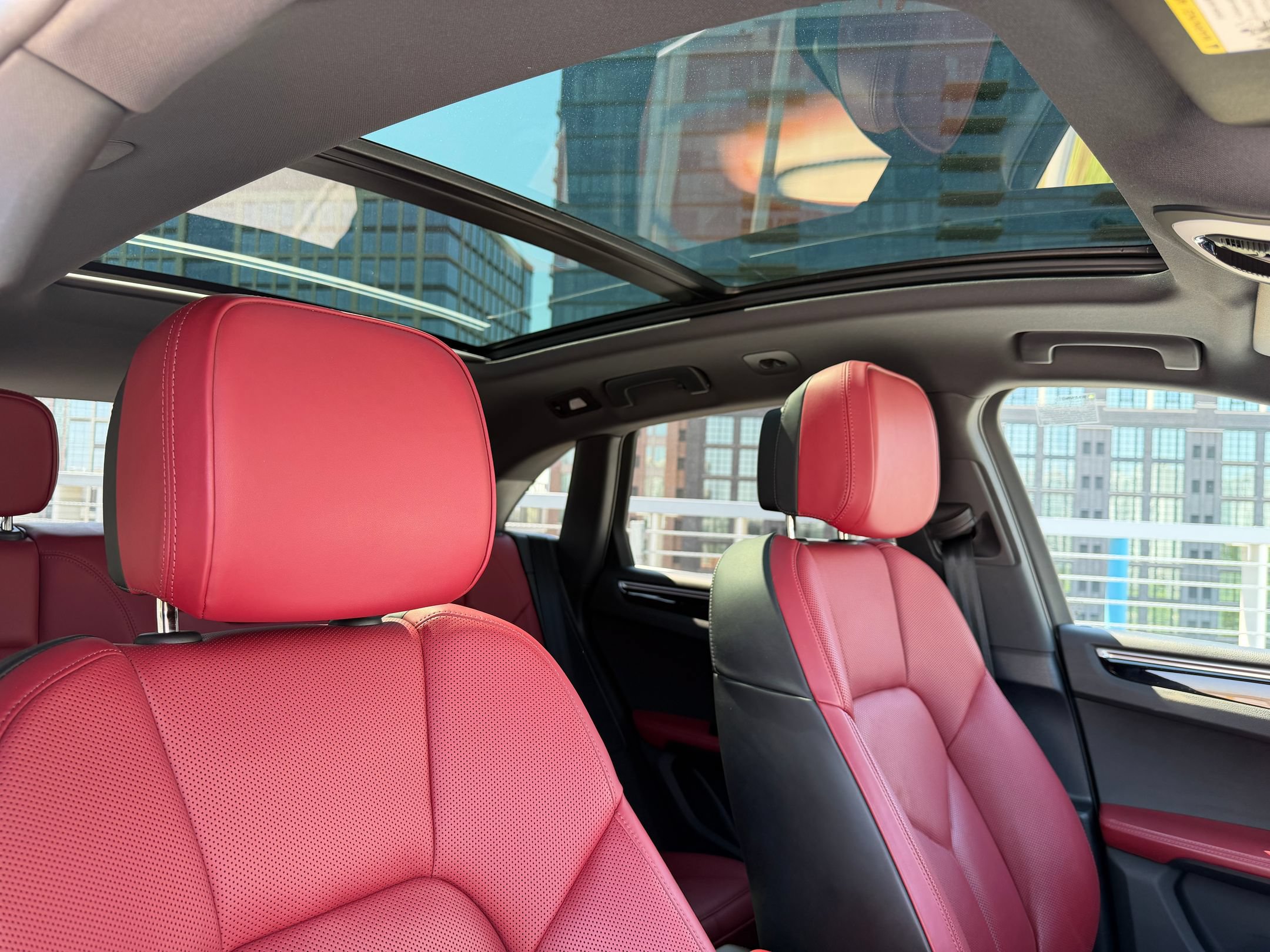 Certified 2023 Porsche Macan S AWD/4WD image 13