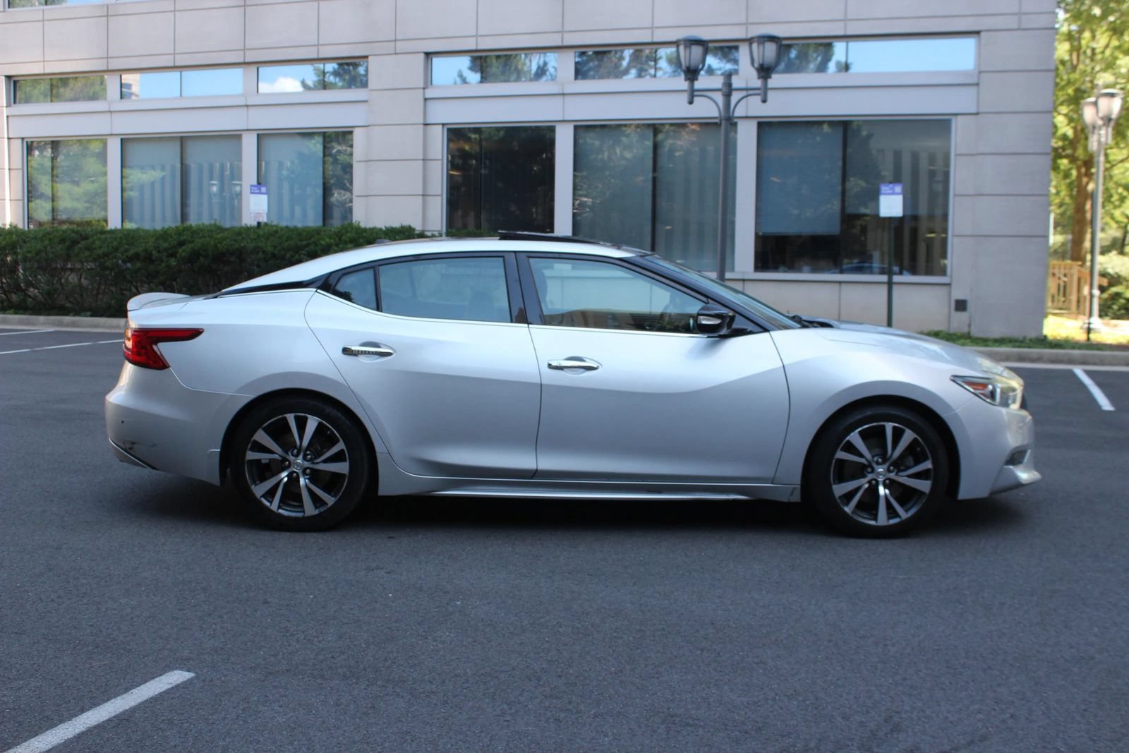 Used 2017 Nissan Maxima 3.5 SL FWD image 6