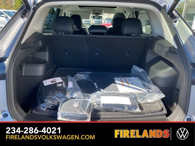 New 2025 Volkswagen Tiguan SE image 58