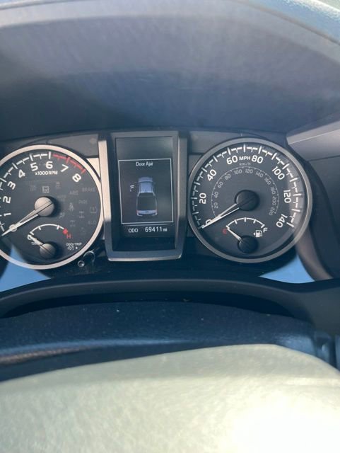Used 2023 Toyota Tacoma TRD Off-Road w/ Black Out Package (TMS) AWD/4WD image 8