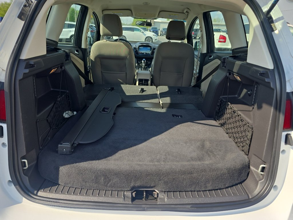 Used 2016 Ford C-MAX SE w/ Equipment Group 202A FWD image 8