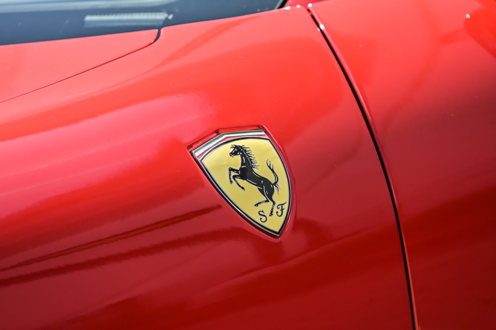 Used 2024 Ferrari Roma Spider RWD image 10
