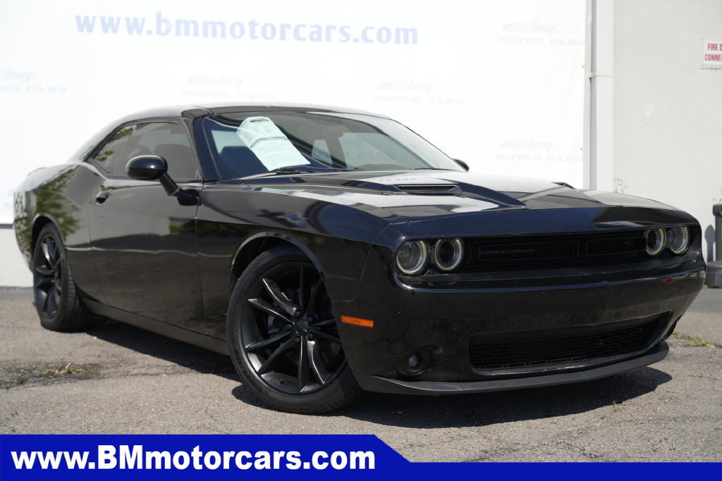 Used 2016 Dodge Challenger R/T Plus RWD image 1