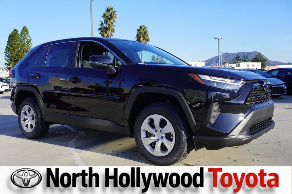 New 2025 Toyota RAV4 LE video 2