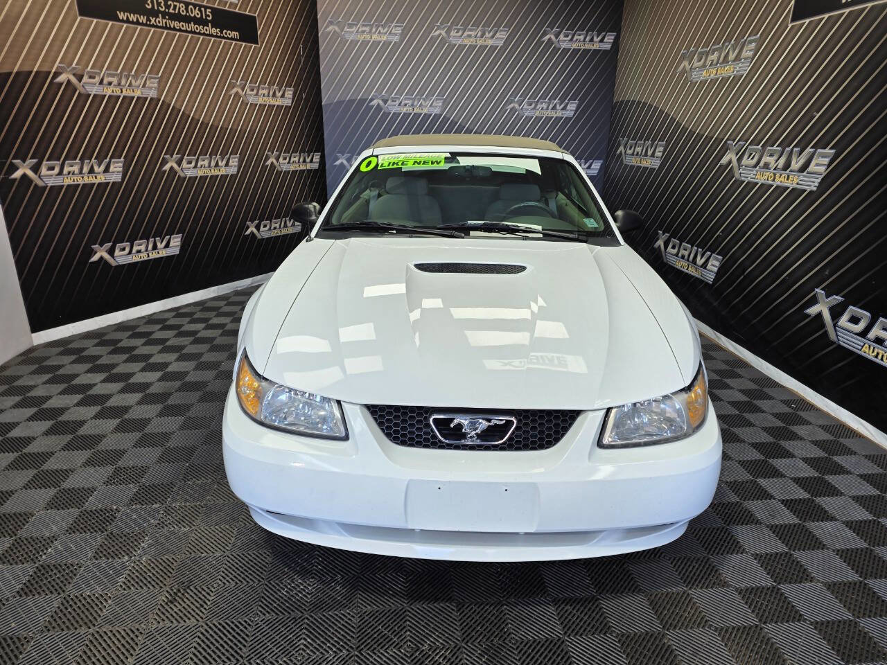 Used 2000 Ford Mustang Base 2dr Convertible RWD image 5