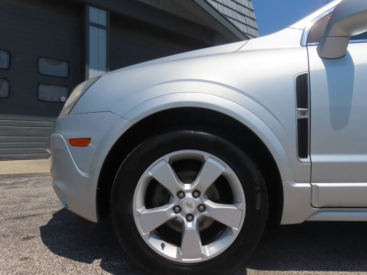 Used 2014 Chevrolet Captiva Sport LT FWD image 27