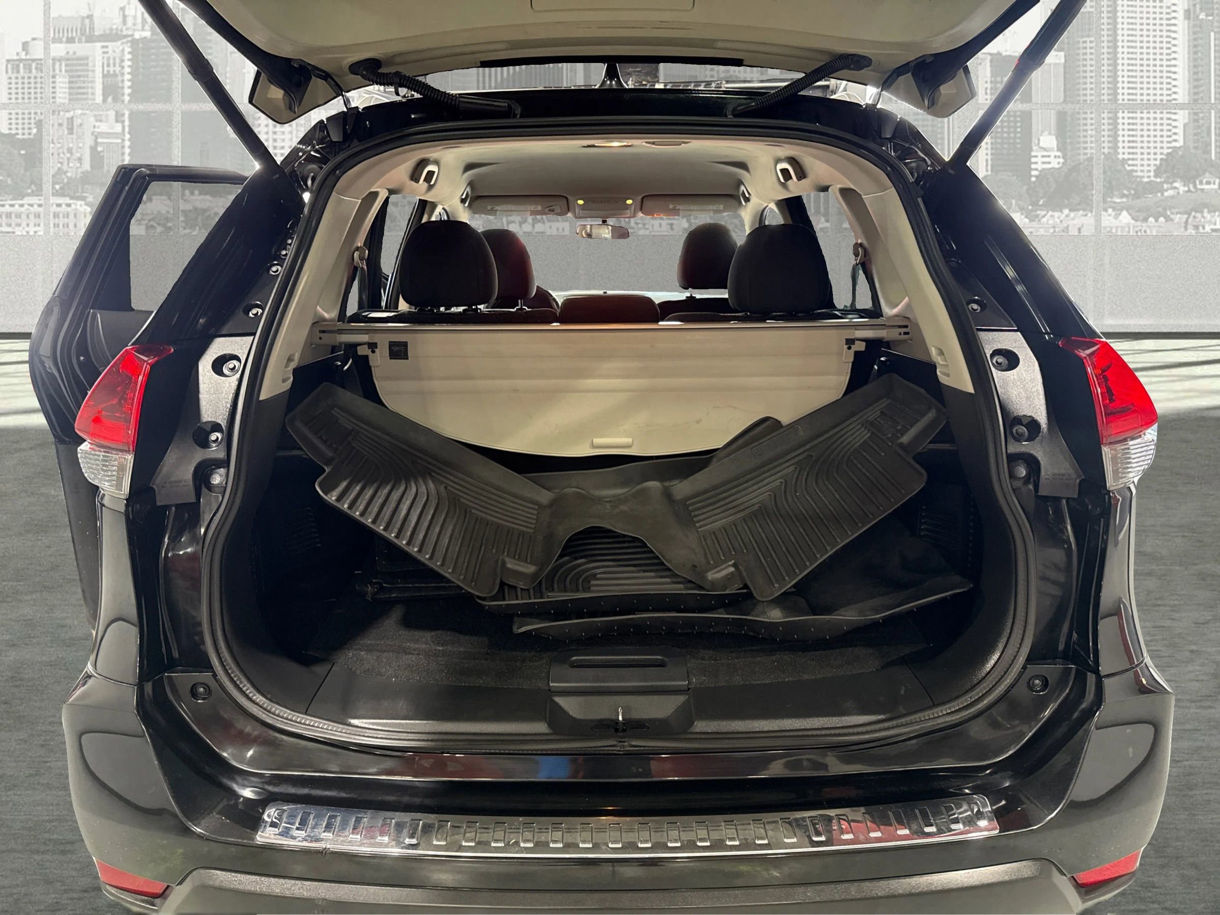 Used 2018 Nissan Rogue SV image 13