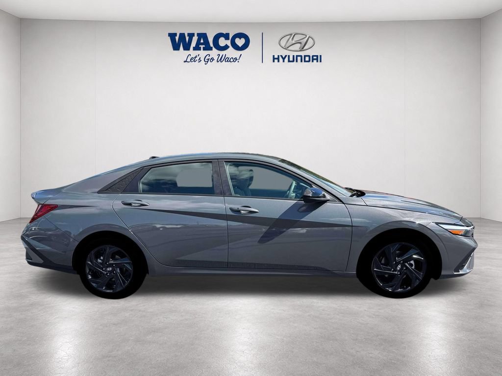 Used 2026 Hyundai Elantra Sport FWD image 11