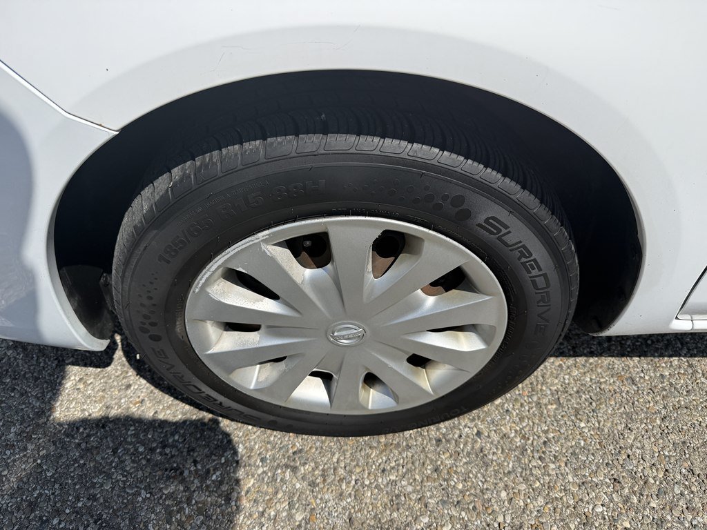 Used 2016 Nissan Versa SV FWD image 10