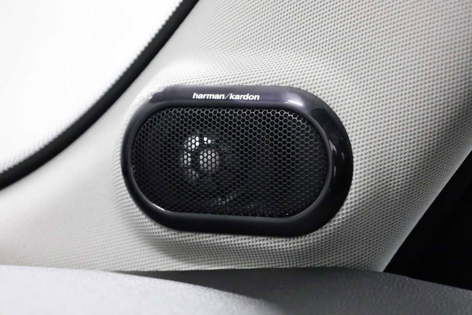 Used 2015 MINI Cooper 2-Door Hardtop image 17