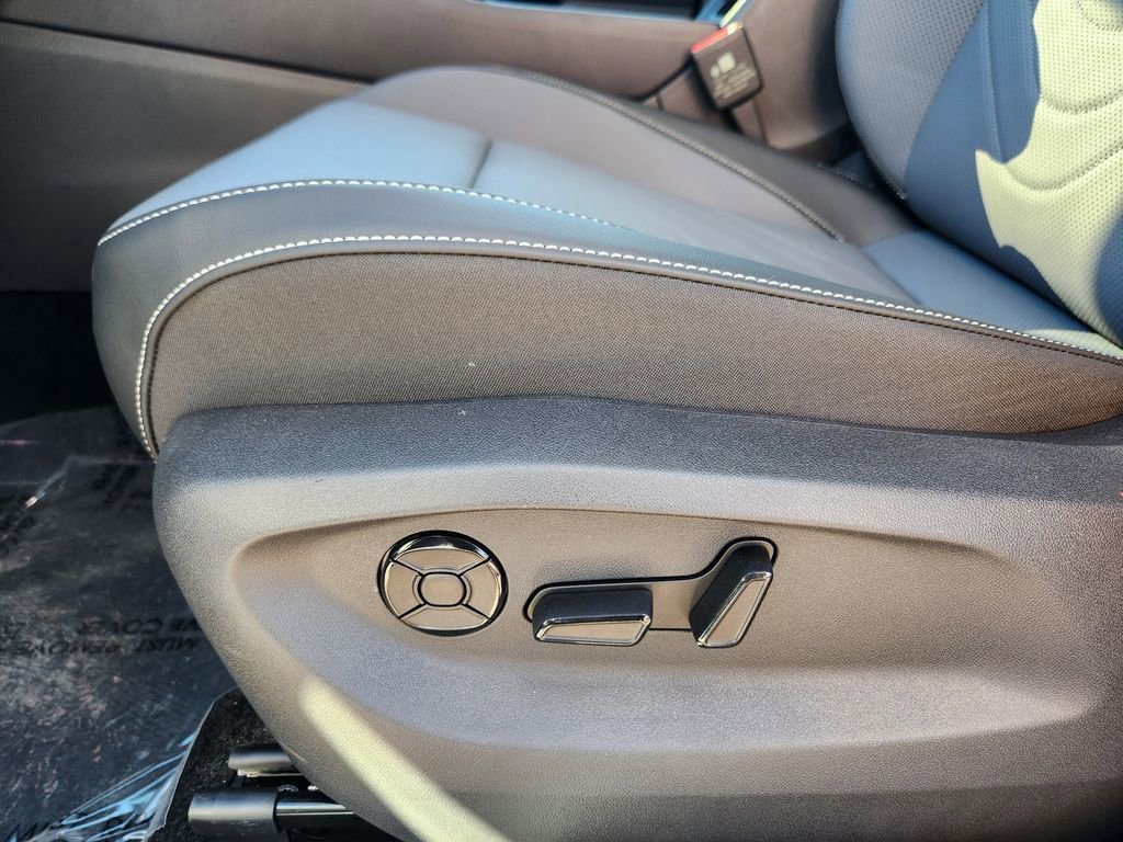 New 2026 Volkswagen Tiguan SE image 8