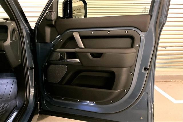 Certified 2024 Land Rover Defender 110 X-Dynamic SE AWD/4WD image 27