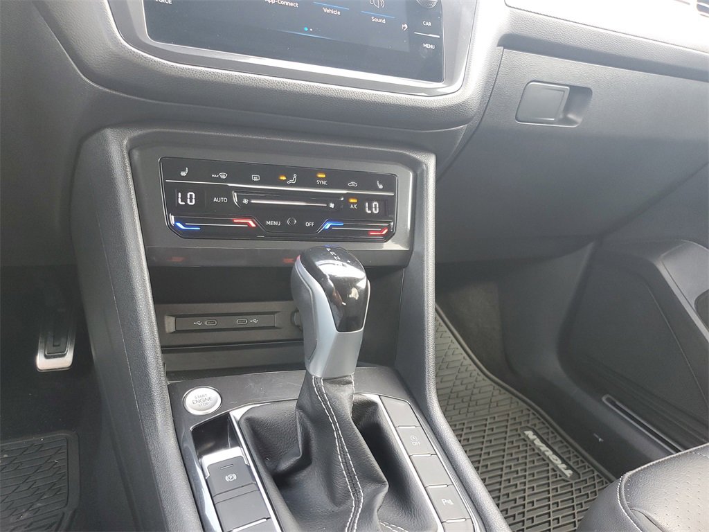 Used 2023 Volkswagen Tiguan SE R-Line image 14