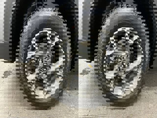 Certified 2025 Chevrolet Trax LT w/ LT Convenience Package image 32