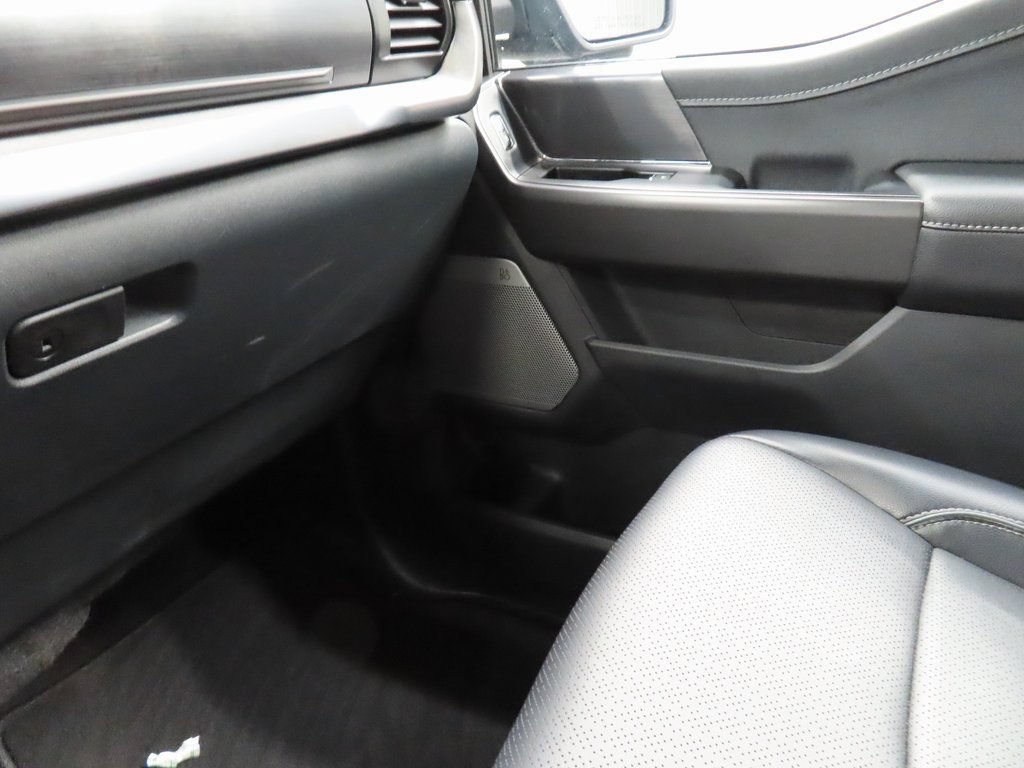 Used 2025 Ford F150 Lariat AWD/4WD image 23
