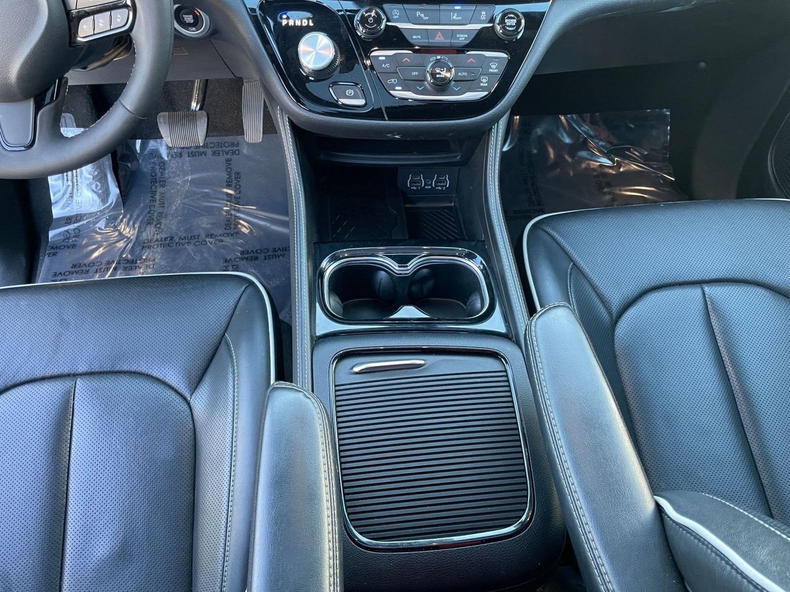 Used 2025 Chrysler Pacifica Limited FWD image 45