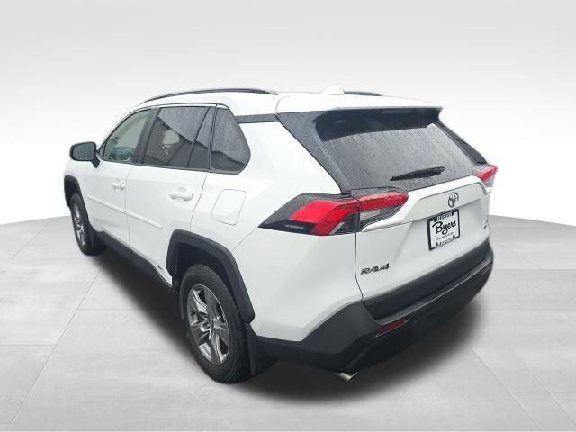 Used 2025 Toyota RAV4 LE image 4