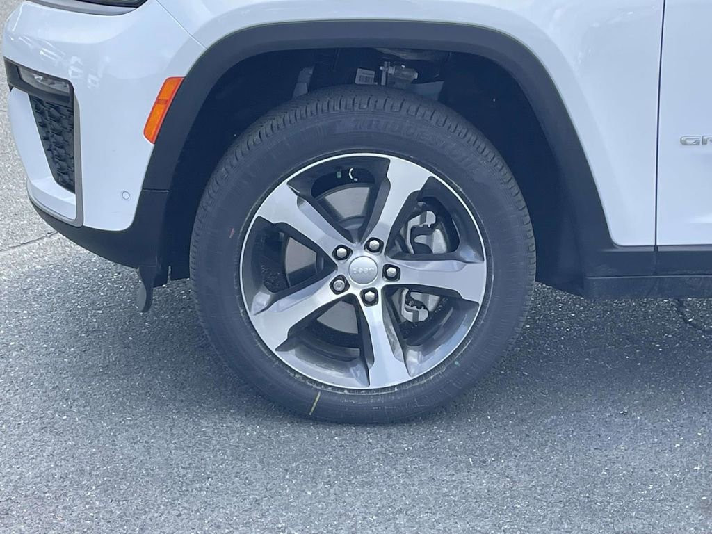 New 2026 Jeep Grand Cherokee L Limited image 10