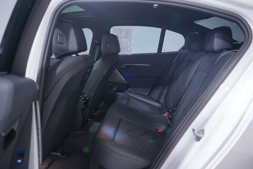 Used 2024 BMW 530i w/ Convenience Package image 9