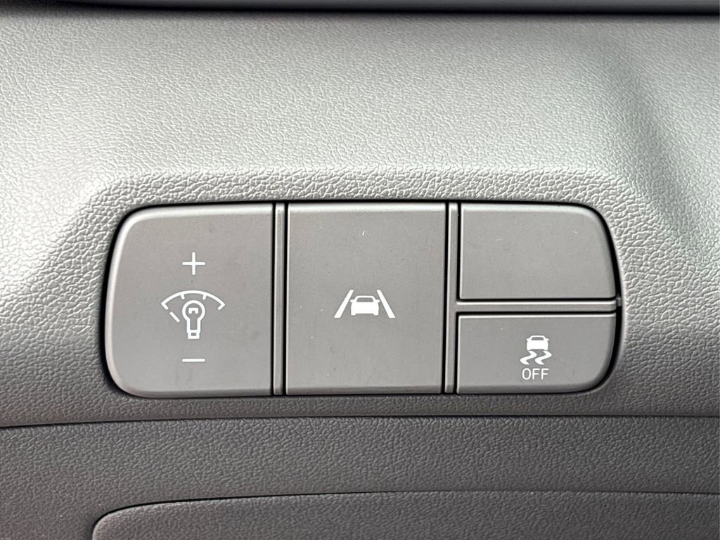 Used 2021 Hyundai Elantra SEL image 32