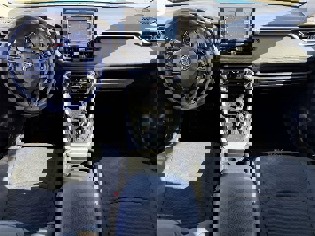 Certified 2020 Toyota RAV4 LE image 11